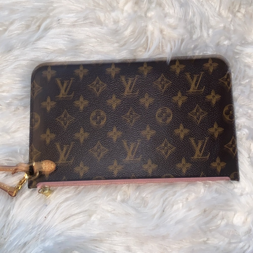 Like new beautiful Louis Vuitton hand bag